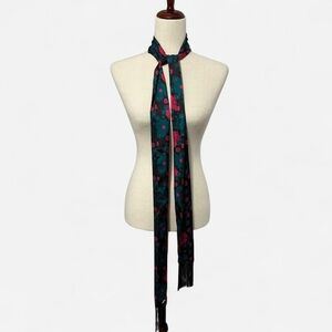 Urban Outiftters Skinny Floral Neck Scarf 🌸